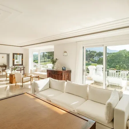 Newly Renovated Frontline Golf 7 Bdrm Luxury Apartment Marbella