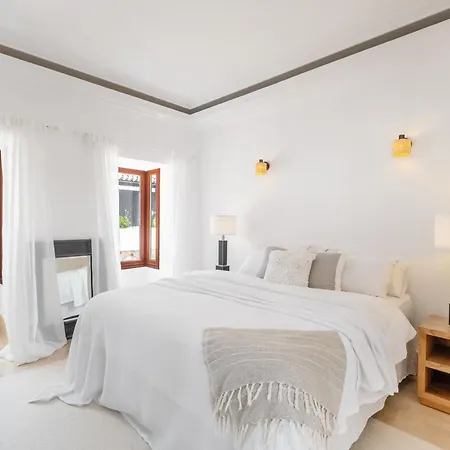 Newly Renovated Frontline Golf 7 Bdrm Luxury Marbella